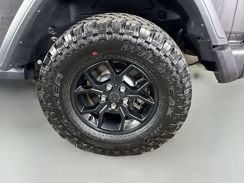 Used 2024 Jeep Wrangler Sport AWD/4WD image 30