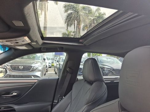 Used 2022 Lexus ES 350 F Sport w/ Accessory Package 2 FWD image 11