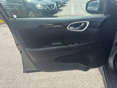 Used 2016 Nissan Sentra SV FWD image 11