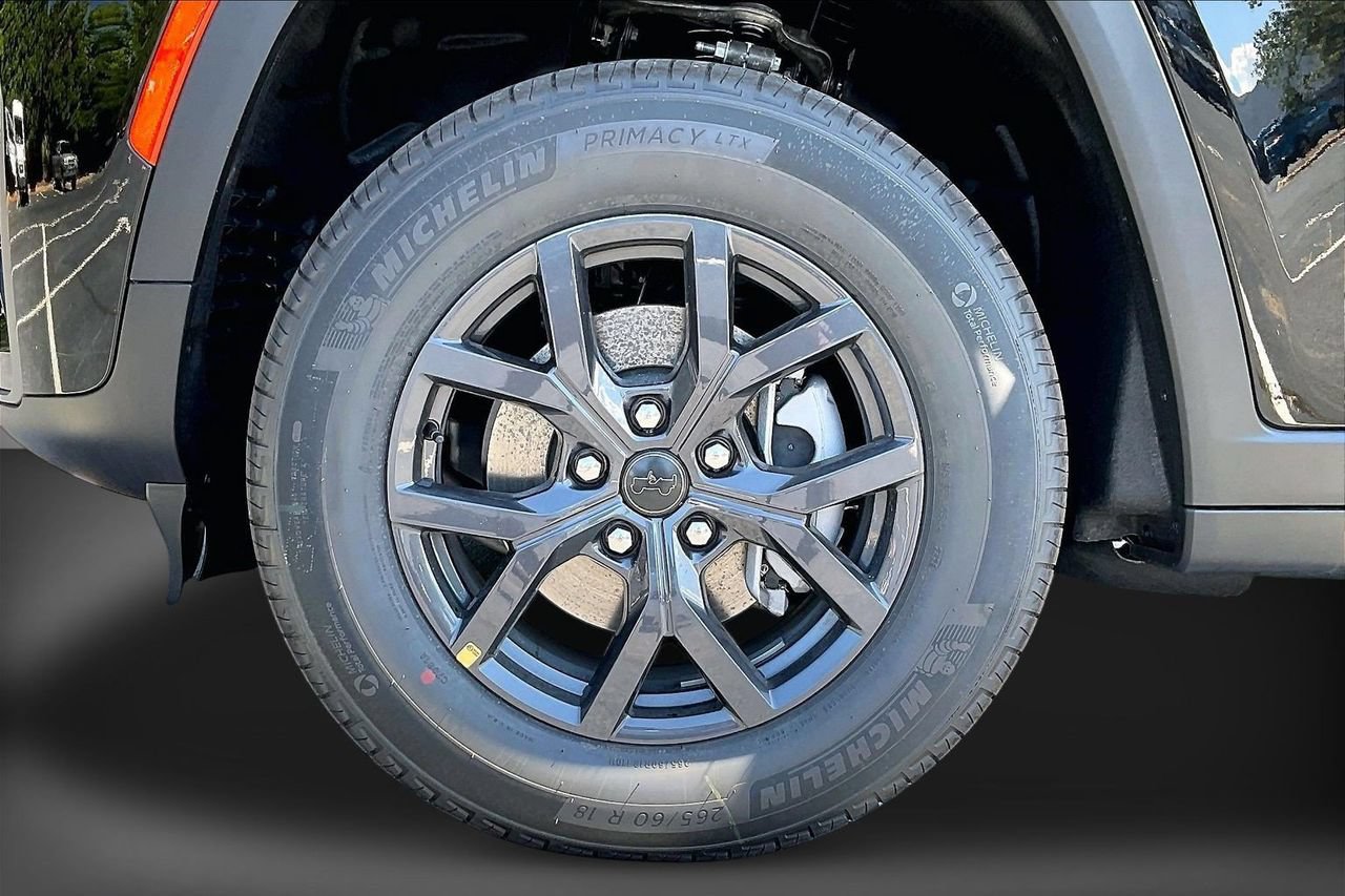 New 2027 Jeep Grand Cherokee Altitude AWD/4WD image 28