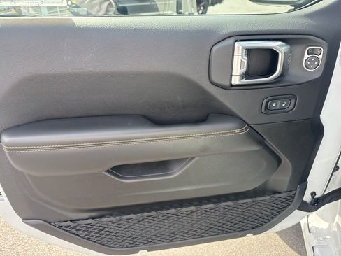 Certified 2025 Jeep Wrangler Unlimited Sahara w/ Safety Group image 14