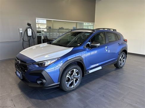 Used 2025 Subaru Crosstrek 2.0i Premium image 3
