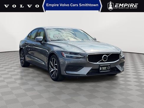 Used 2020 Volvo S60 T6 Momentum AWD/4WD image 1