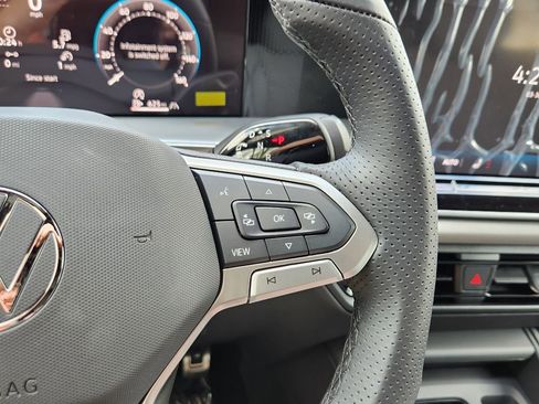 New 2026 Volkswagen Tiguan SE R-Line AWD/4WD image 18