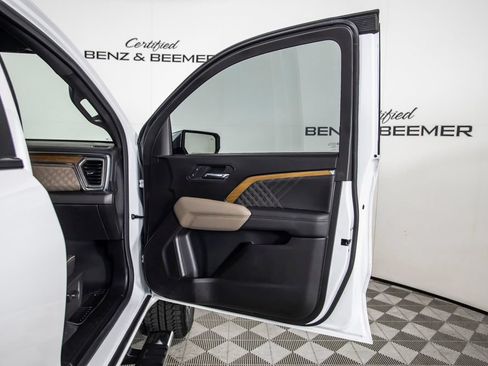 Used 2026 GMC Canyon Denali AWD/4WD image 17
