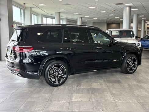 Used 2025 Mercedes-Benz GLS 450 4MATIC image 3