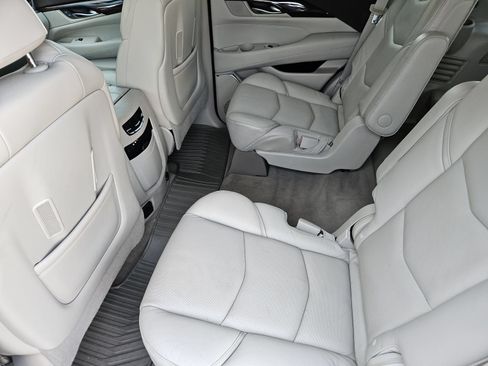 Used 2016 Cadillac Escalade Premium AWD/4WD image 32