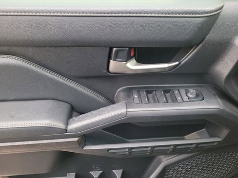 Used 2025 Toyota Tacoma Limited image 17