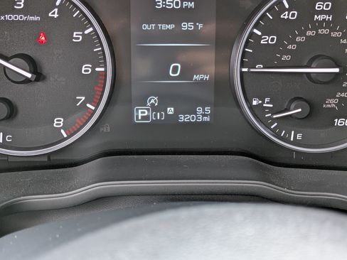 Certified 2025 Subaru Crosstrek 2.0i Premium AWD/4WD image 27