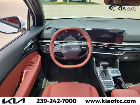 New 2026 Kia Sportage SX FWD image 16