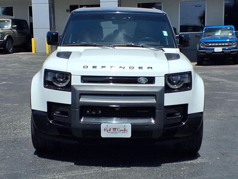 Used 2023 Land Rover Defender 110 X-Dynamic SE AWD/4WD image 2