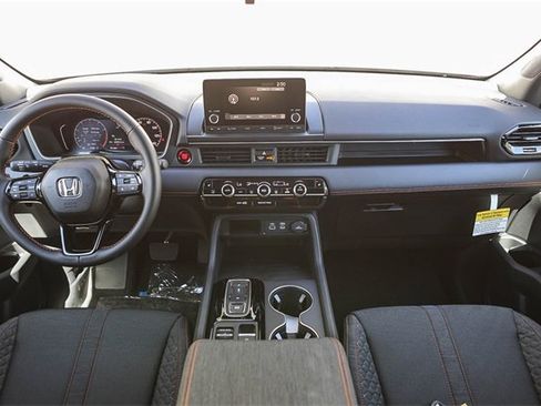 New 2025 Honda Pilot Sport image 13