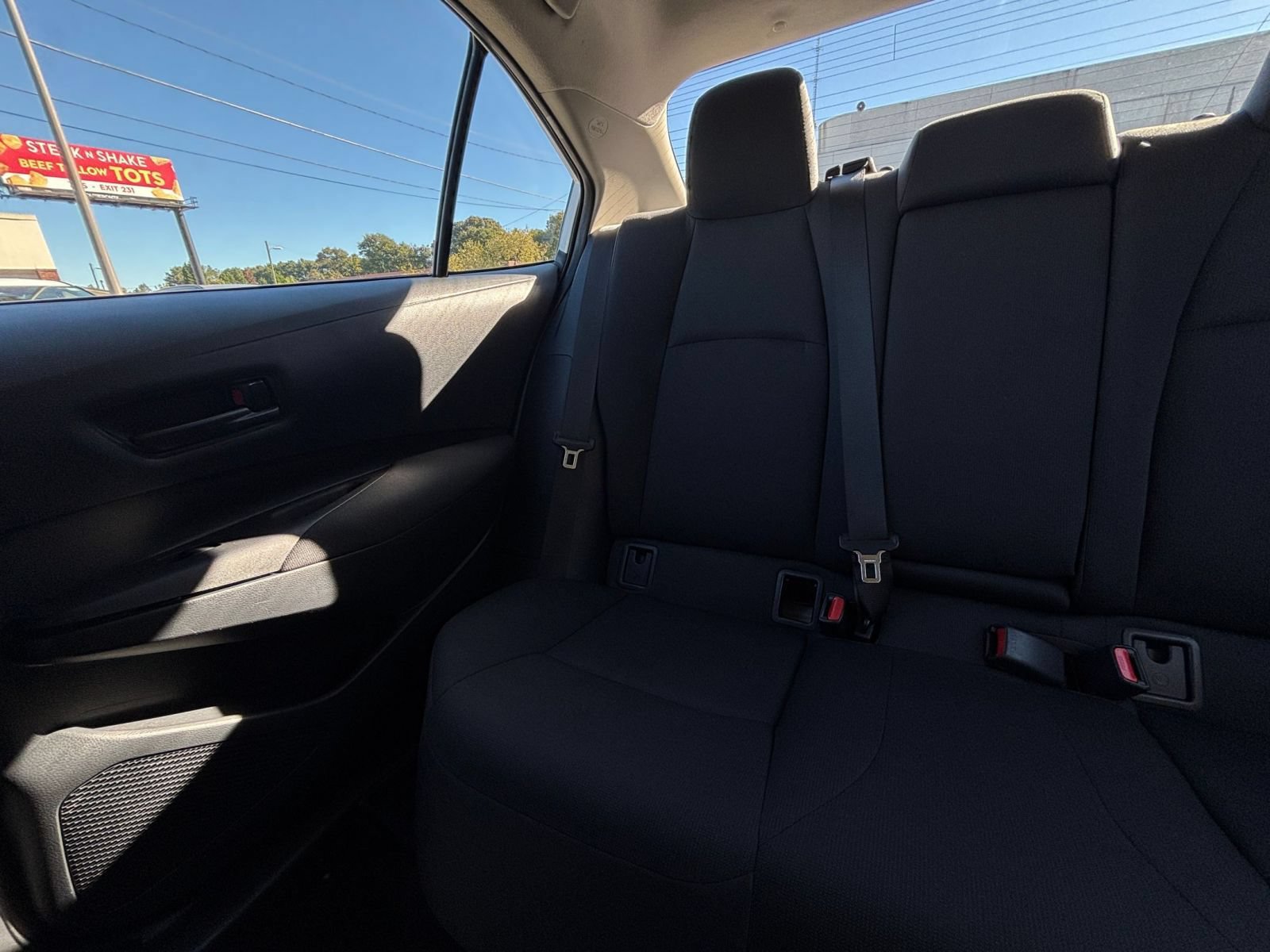 Used 2025 Toyota Corolla LE FWD image 37