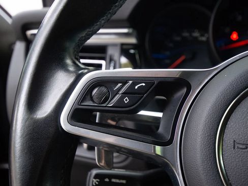 Used 2021 Porsche Macan w/ Premium Package Plus AWD/4WD image 45