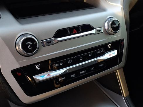 Certified 2021 Ford Explorer XLT w/ Class III Trailer Tow Package image 23