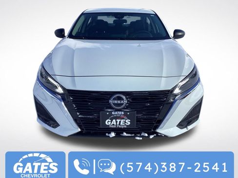 Used 2025 Nissan Altima 2.5 SV image 2