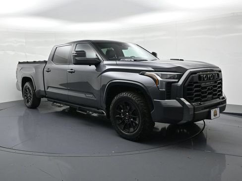 Used 2024 Toyota Tundra Platinum w/ TRD Off-Road Package AWD/4WD image 4