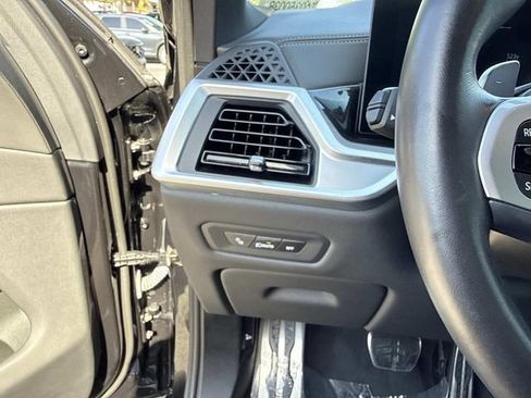Used 2024 BMW X5 xDrive40i w/ M Sport Package AWD/4WD image 34