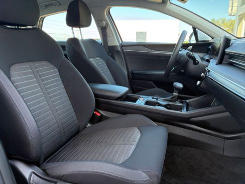 Used 2025 Kia K5 LXS image 35