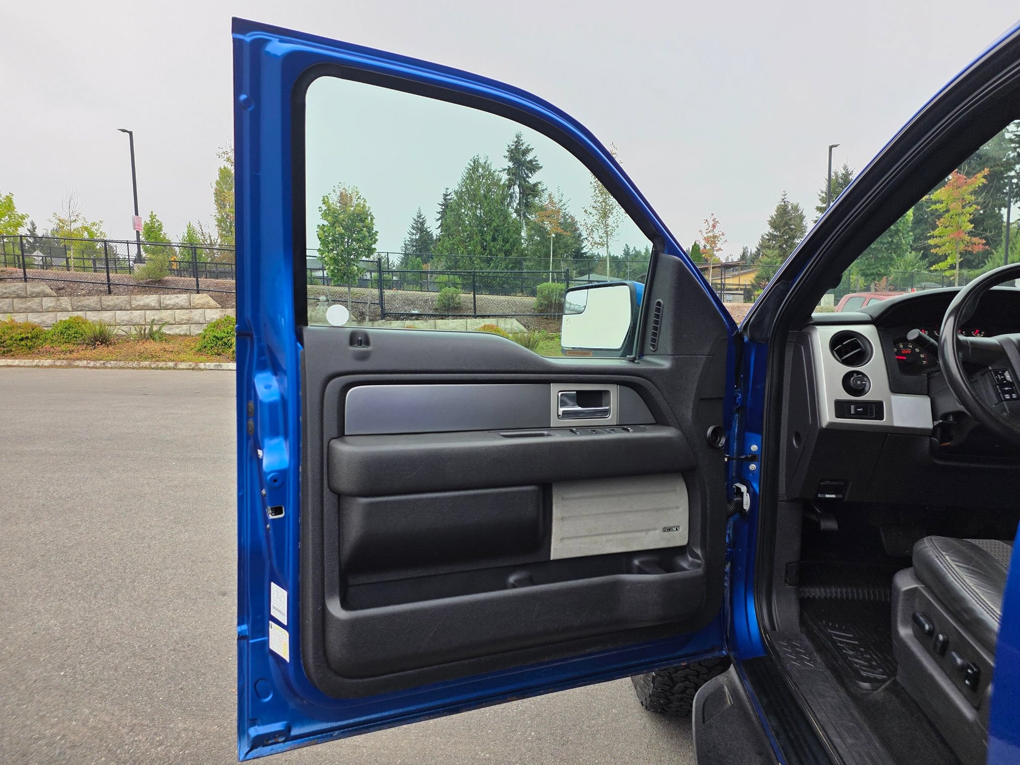 Used 2011 Ford F150 Raptor AWD/4WD image 30
