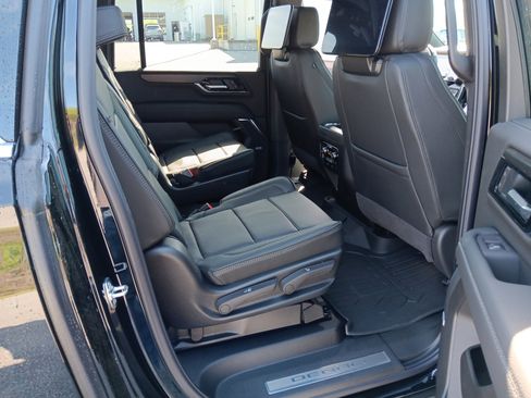 New 2026 GMC Yukon XL Denali w/ Denali Reserve Package image 15
