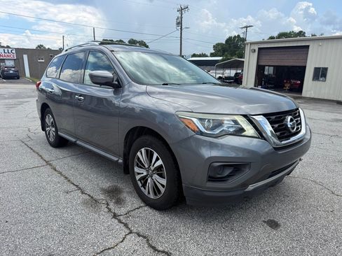 Used 2017 Nissan Pathfinder S FWD image 3