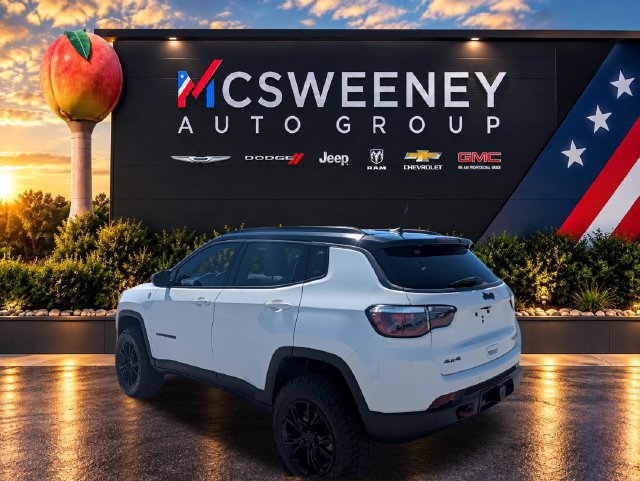 Used 2021 Jeep Compass Trailhawk AWD/4WD image 3