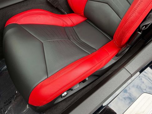 Used 2025 Chevrolet Corvette Z06 RWD image 23