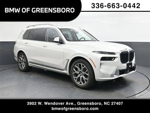 Used 2025 BMW X7 xDrive40i image 1