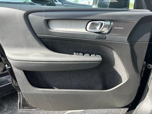 Used 2025 Volvo XC40 B5 Plus AWD/4WD image 26