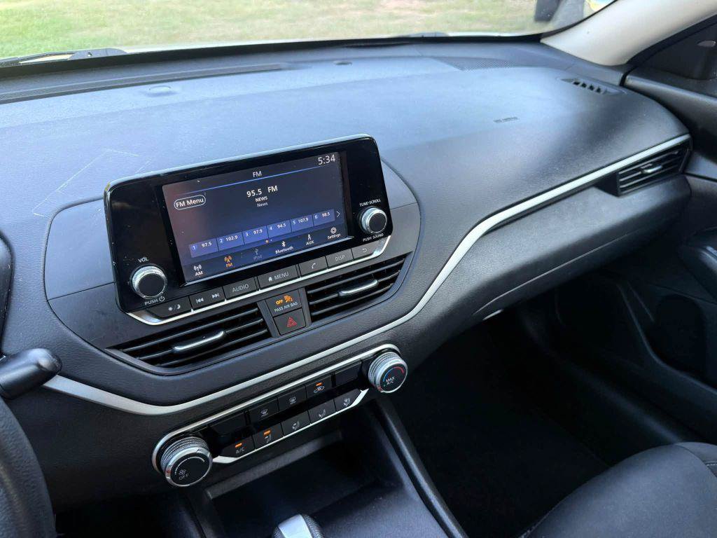 Used 2023 Nissan Altima 2.5 S FWD image 19