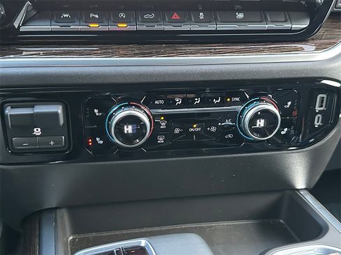 Used 2025 GMC Sierra 1500 Elevation w/ Elevation Premium Package image 29