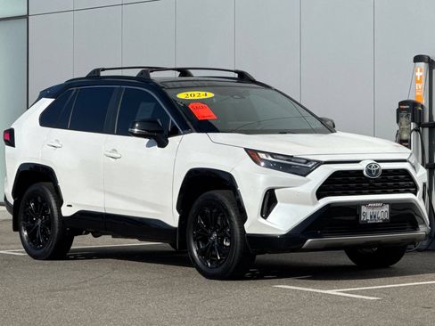 Used 2024 Toyota RAV4 XSE w/ Advanced Technology Package AWD/4WD image 7