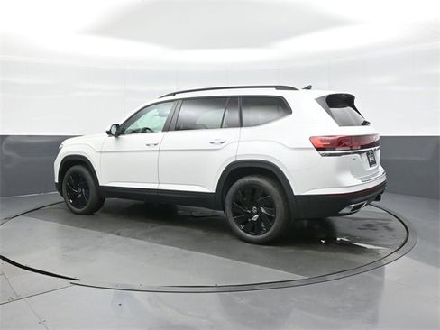 New 2026 Volkswagen Atlas SE image 5