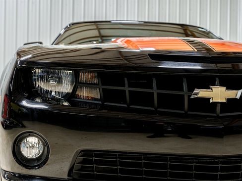 Used 2012 Chevrolet Camaro SS w/ Orange Stripe Package image 25