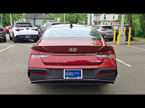 Certified 2024 Hyundai Elantra Blue FWD image 7