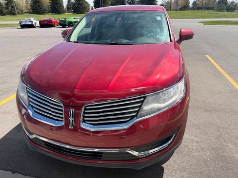 Used 2016 Lincoln MKX Select w/ Select Plus Package AWD/4WD image 2