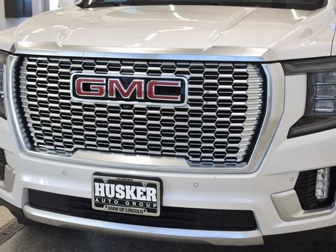 Used 2024 GMC Yukon Denali AWD/4WD image 14