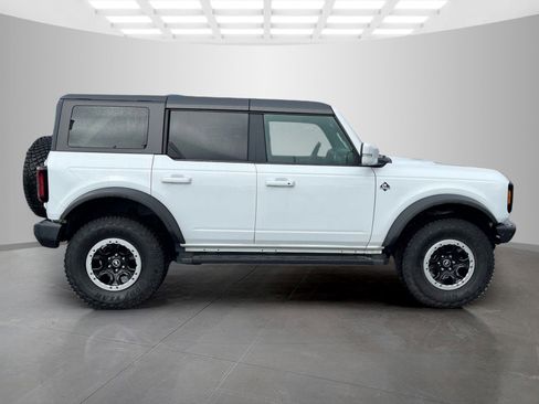 Used 2022 Ford Bronco Outer Banks w/ Sasquatch Package image 3