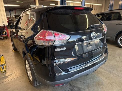 Used 2015 Nissan Rogue SV image 10