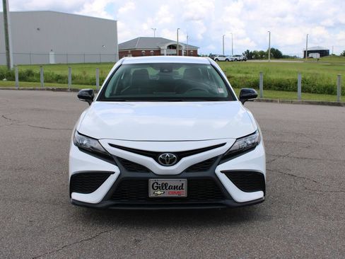 Used 2023 Toyota Camry SE AWD/4WD image 4