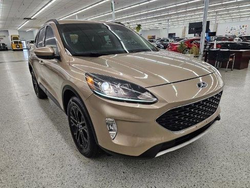 Used 2020 Ford Escape SEL image 3