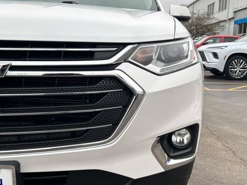Used 2019 Chevrolet Traverse LT w/ LT Premium Package image 3