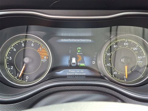 Used 2021 Jeep Cherokee Trailhawk w/ Technology Group image 21