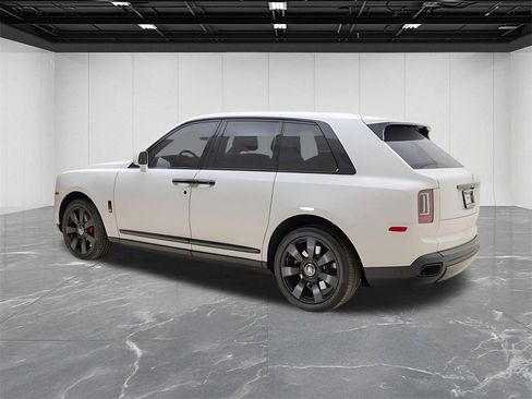 Used 2023 Rolls-Royce Cullinan image 6