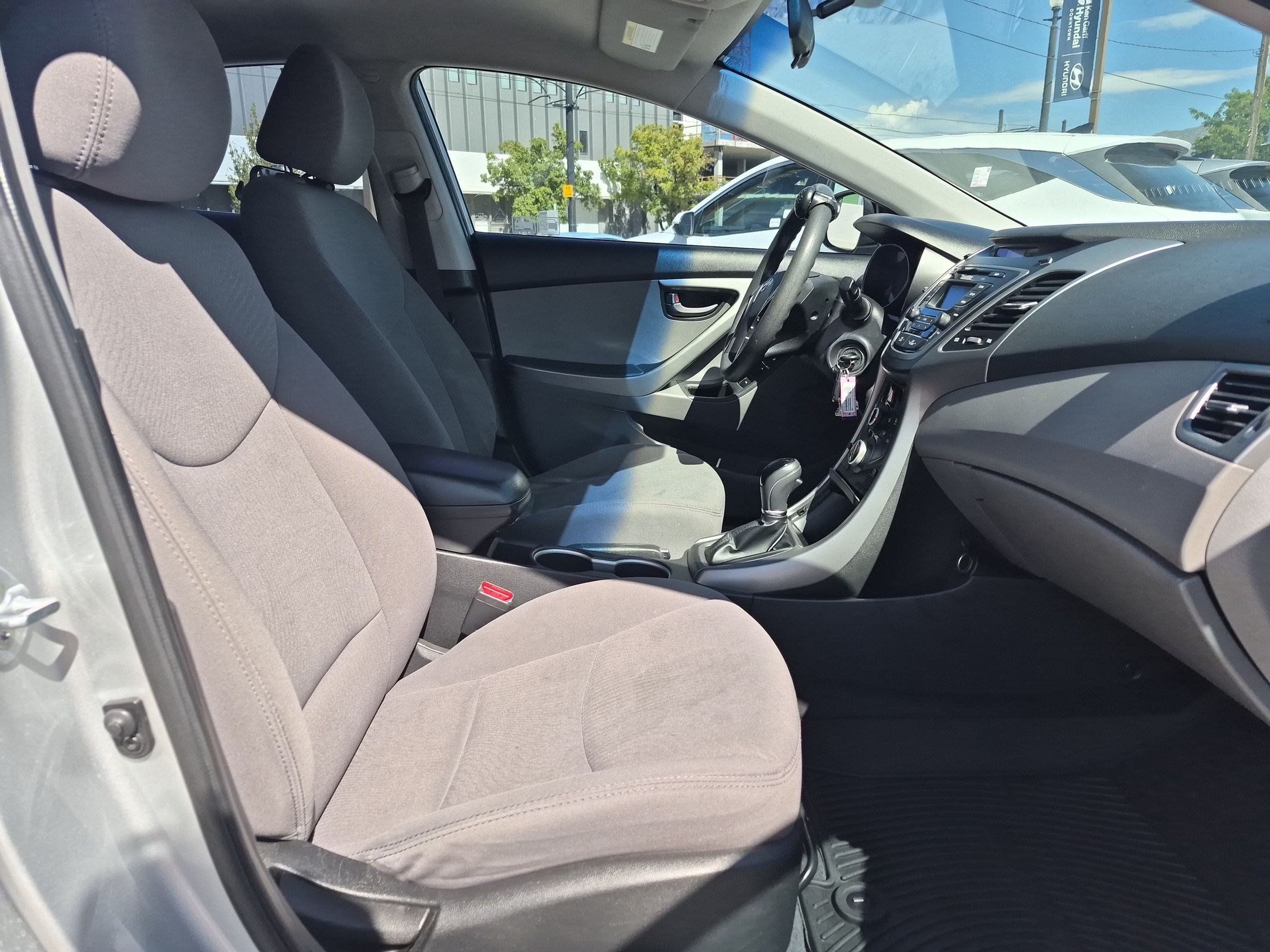 Used 2014 Hyundai Elantra SE FWD image 26