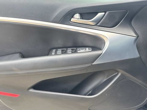Used 2023 Genesis G70 2.0T RWD image 21