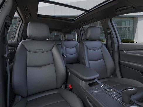 New 2025 Cadillac XT6 Luxury image 16