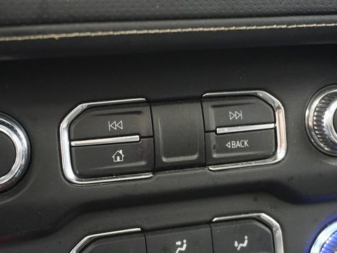 Used 2021 GMC Yukon XL SLT w/ SLT Premium Package image 44