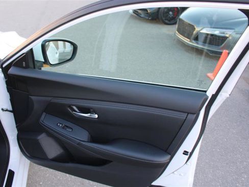 Used 2025 Nissan Sentra SV FWD image 13